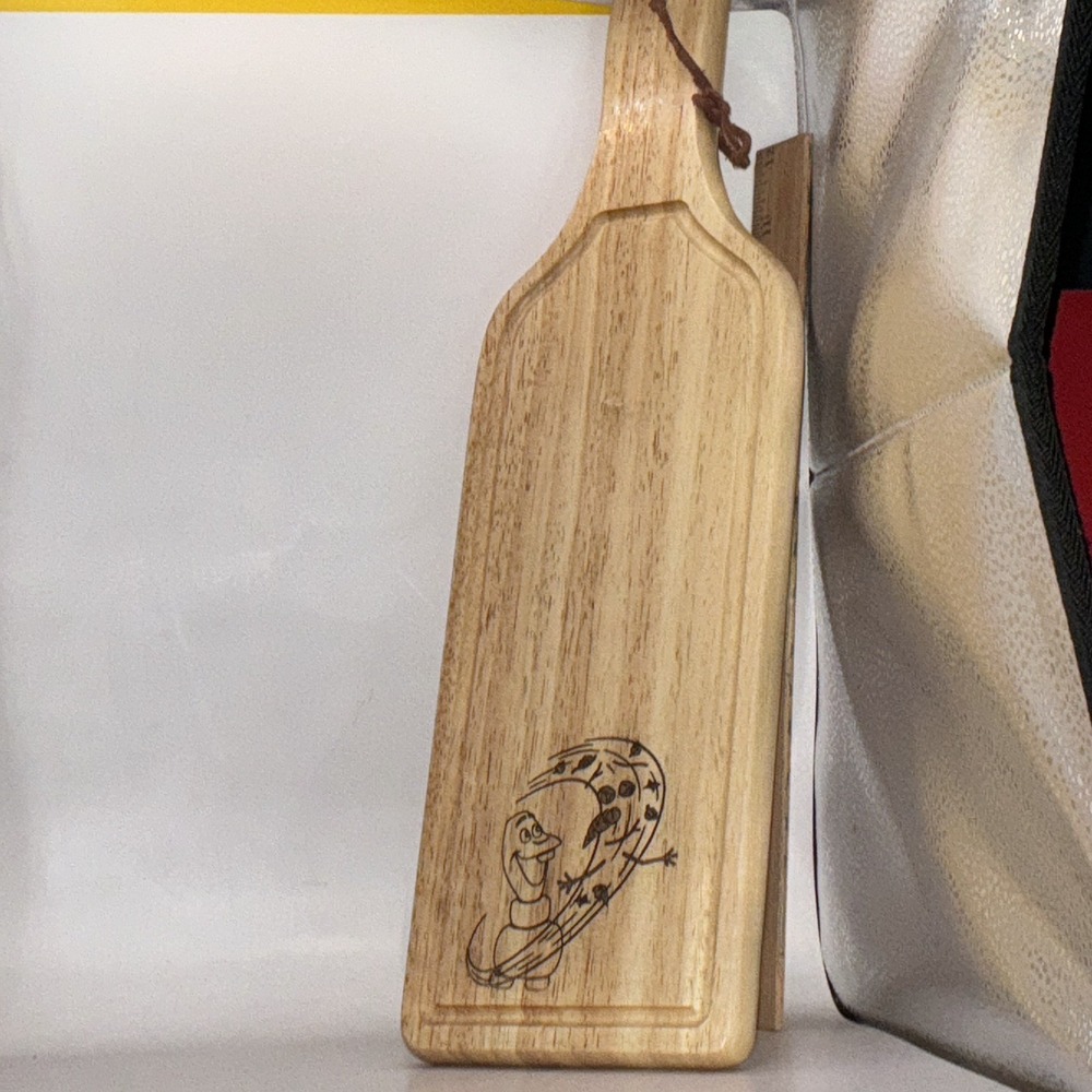Disney Frozen Olaf Serving Cutting Board Oak Wooden EUC Charcuterie Display